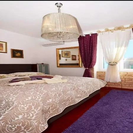 Bepe - Three Bedroom With Sea View Split